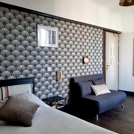 Saint Charles & Coliving 比亚里茨