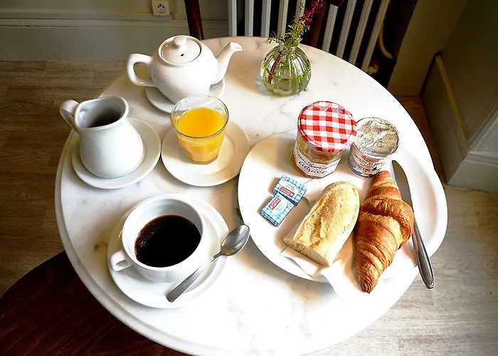 Saint Charles & Coliving 比亚里茨