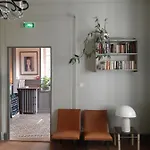 מלון Saint Charles & Coliving 3*