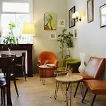 מלון Saint Charles & Coliving 3*