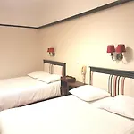Saint Charles & Coliving 比亚里茨