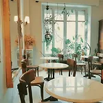 Saint Charles & Coliving 3*