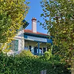 מלון Saint Charles & Coliving