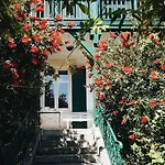 מלון Saint Charles & Coliving