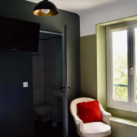 Saint Charles & Coliving 3*