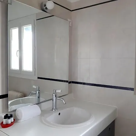 Ξενοδοχείο Saint Charles Hotel & Coliving Biarritz Μπιαρίτζ