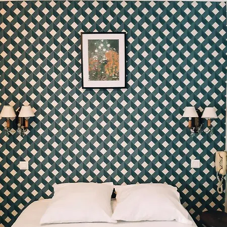 Saint Charles & Coliving 3*
