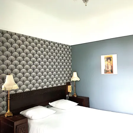Отель Saint Charles & Coliving 3*