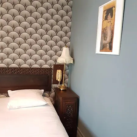 Отель Saint Charles & Coliving 3*