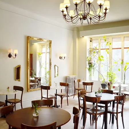 Saint Charles & Coliving Отель