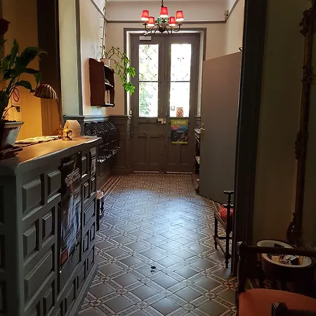 Saint Charles & Coliving Отель