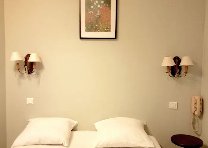 Saint Charles & Coliving מלון ביאריץ