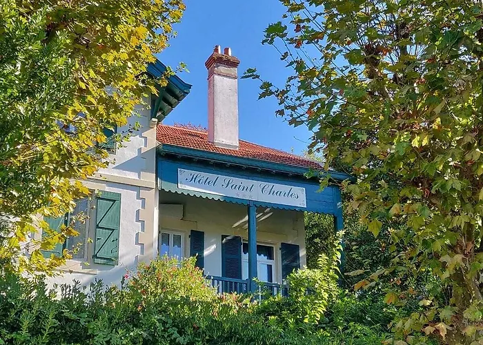 מלון Saint Charles & Coliving